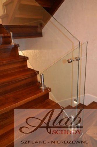 schody drewniane wypenienie szklane